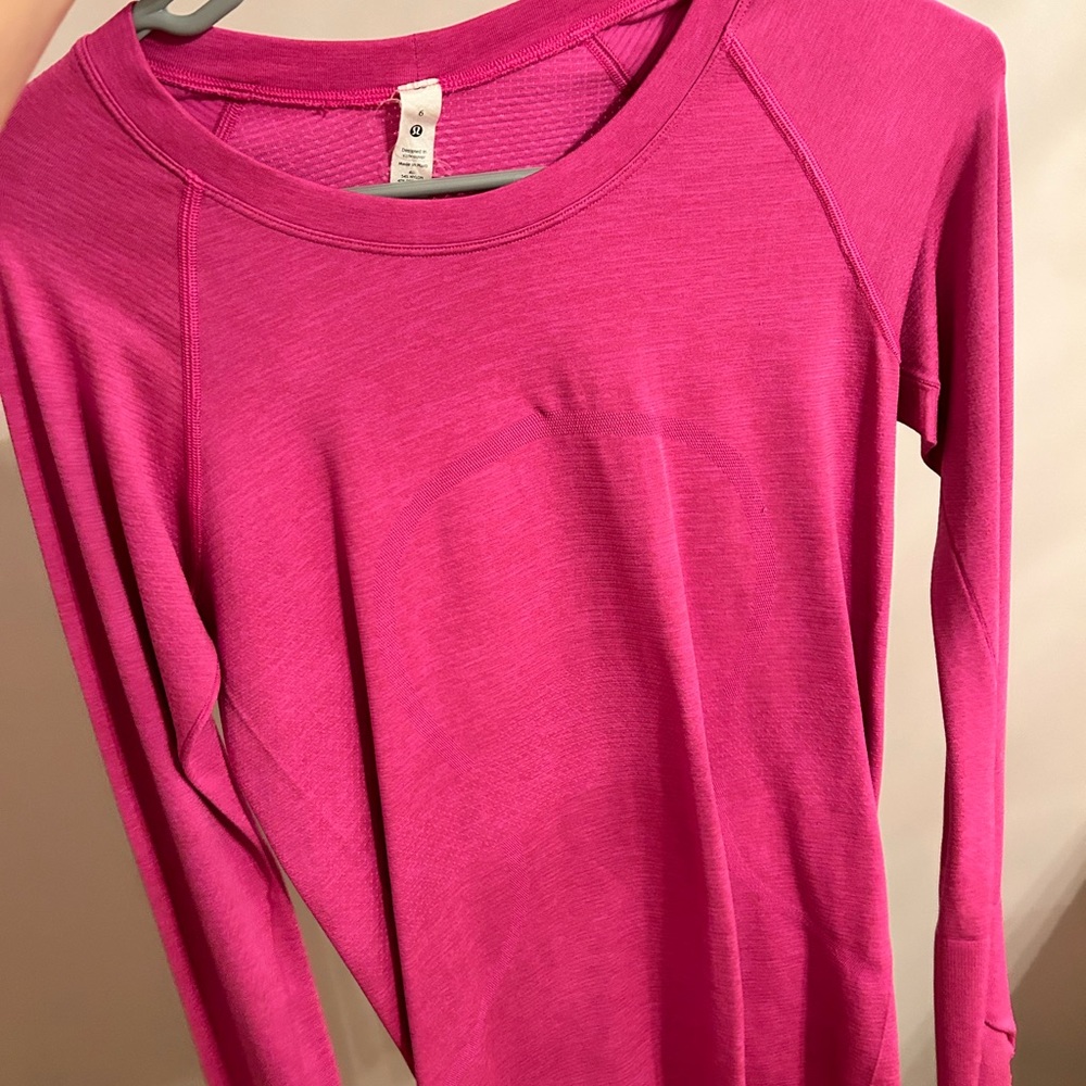 Lululemon swiftly tech!